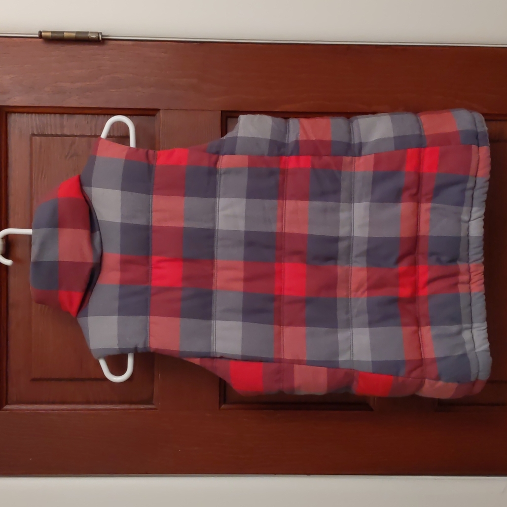 Old Navy Women's Small Plaid Puffer Vest - Picture 5 of 5
